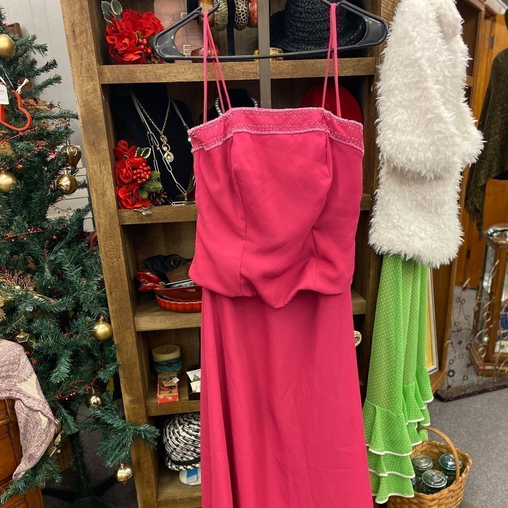🛍️ Private Collection Ladies Sm/Med Pink Gown
